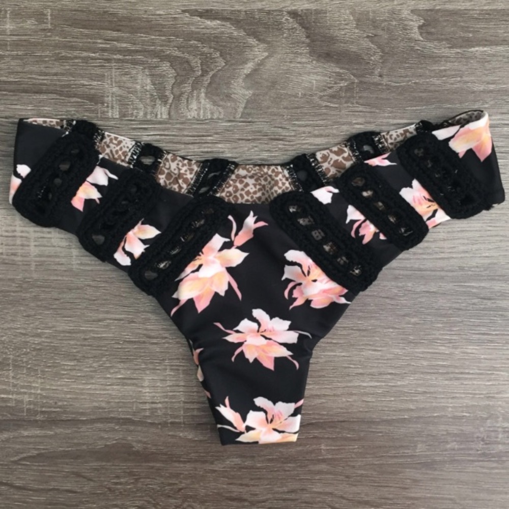 Acacia Aloha Cloudbreak bottoms